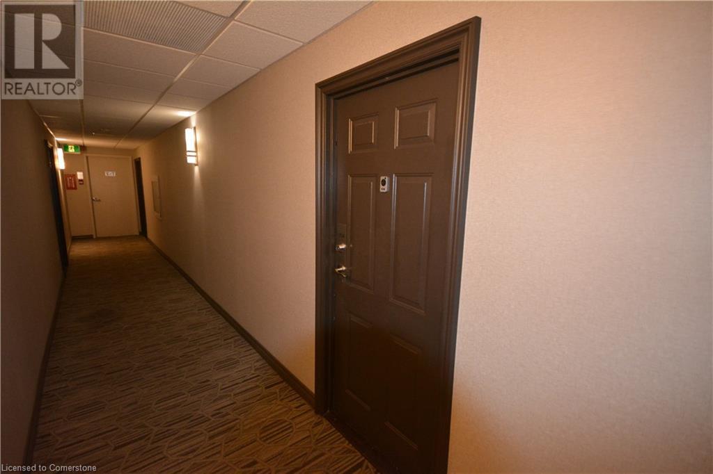 1270 Maple Crossing Boulevard Unit# 104, Burlington, Ontario  L7S 2J3 - Photo 4 - 40738037