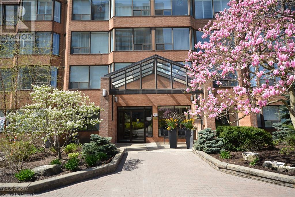 1270 Maple Crossing Boulevard Unit# 104, Burlington, Ontario  L7S 2J3 - Photo 3 - 40738037