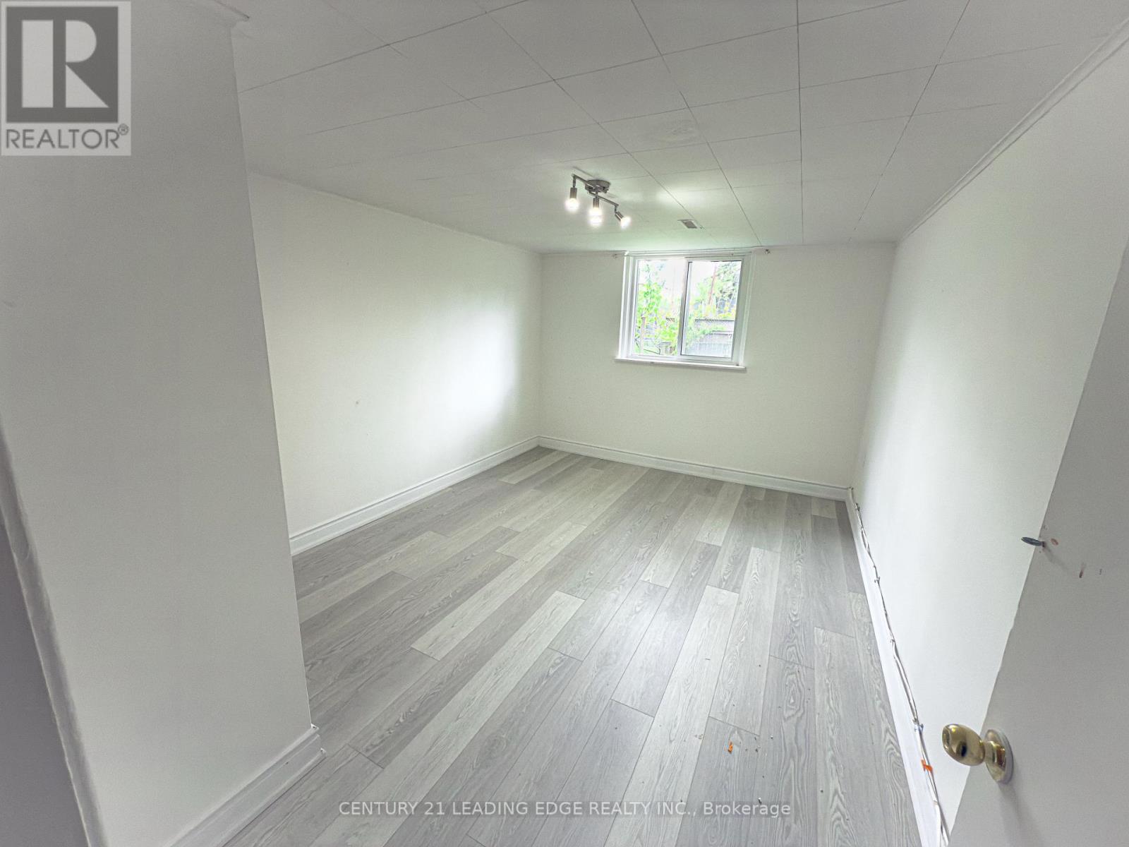 10 Clipper Road, Toronto (Pleasant View), Ontario  M2J 4C9 - Photo 8 - C12190519