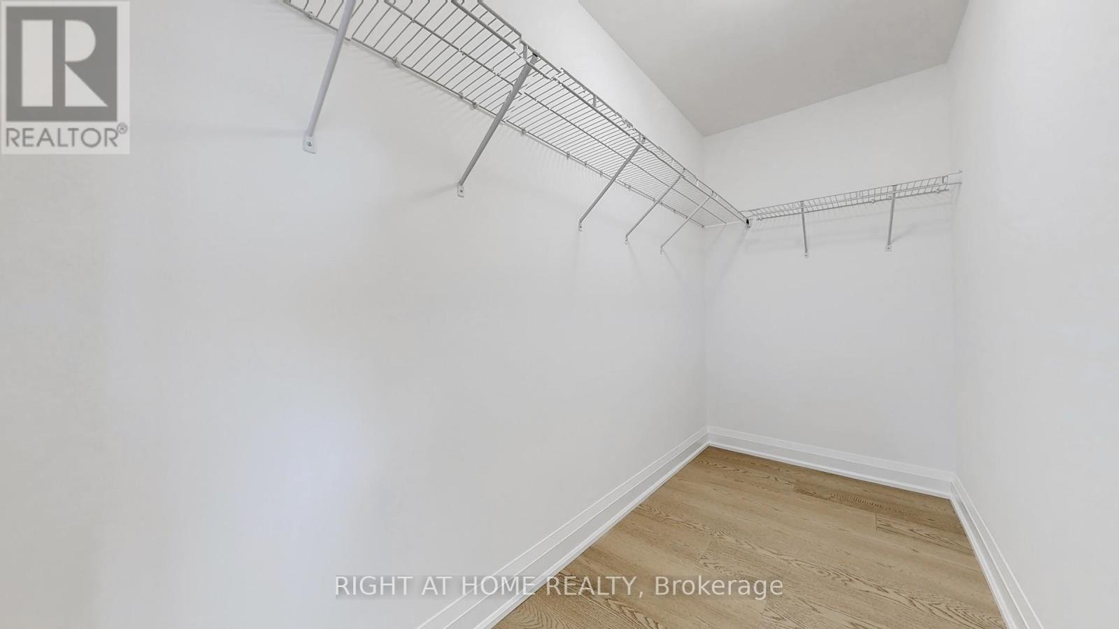 19 Barnyard Trail, Barrie, Ontario  L9J 0C2 - Photo 17 - S12183423