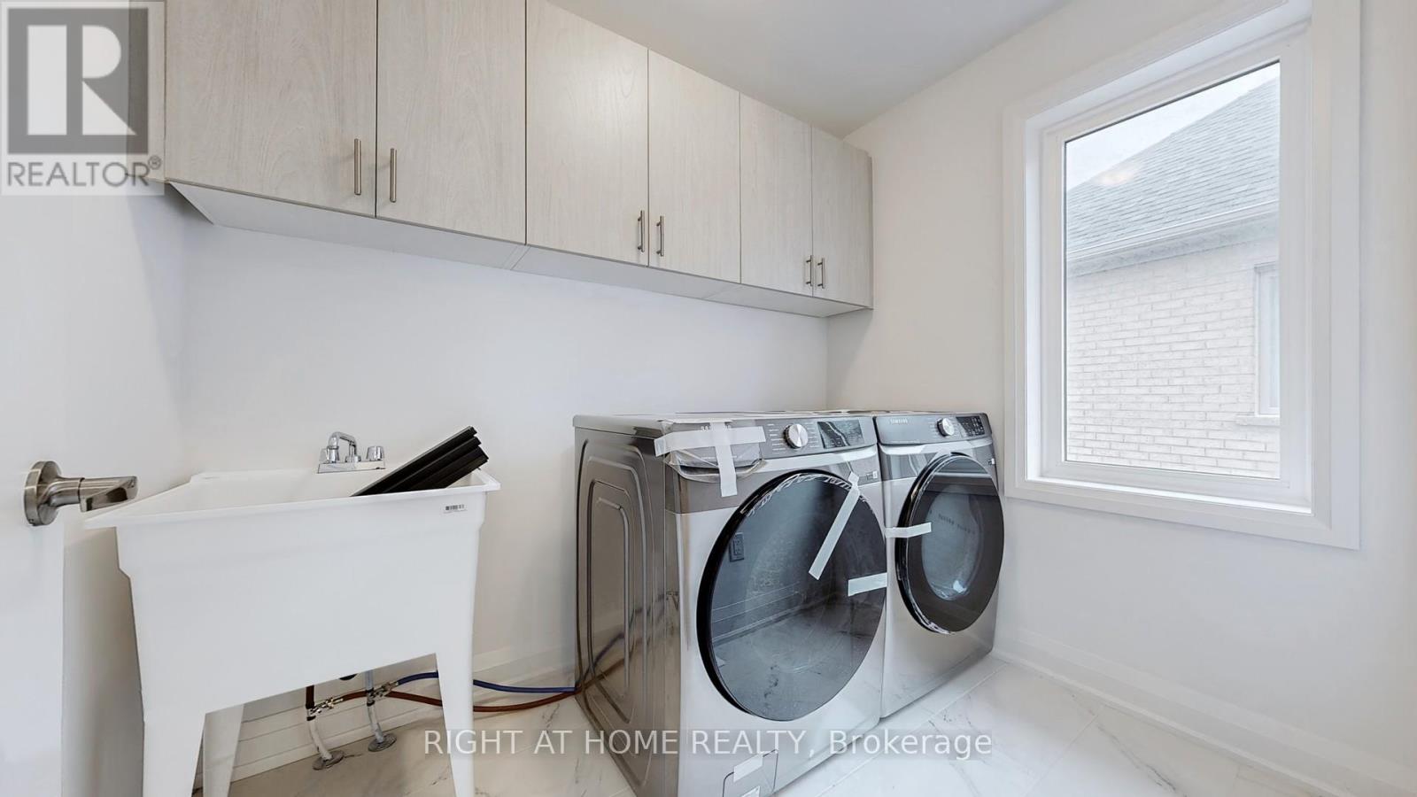 19 Barnyard Trail, Barrie, Ontario  L9J 0C2 - Photo 29 - S12183423