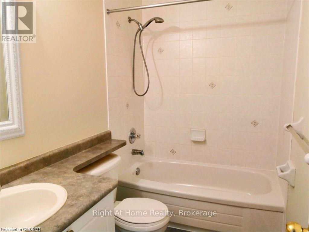 2467 Carberry Way, Oakville, Ontario  L6M 4S5 - Photo 11 - W12199618