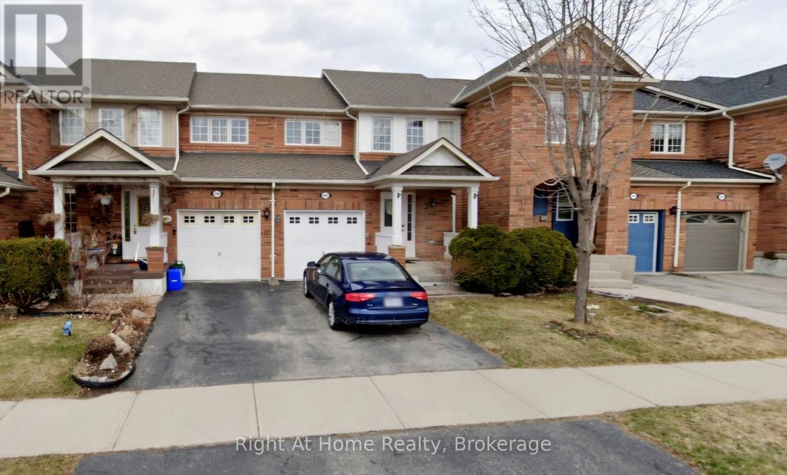 2467 Carberry Way, Oakville, Ontario  L6M 4S5 - Photo 1 - W12199618