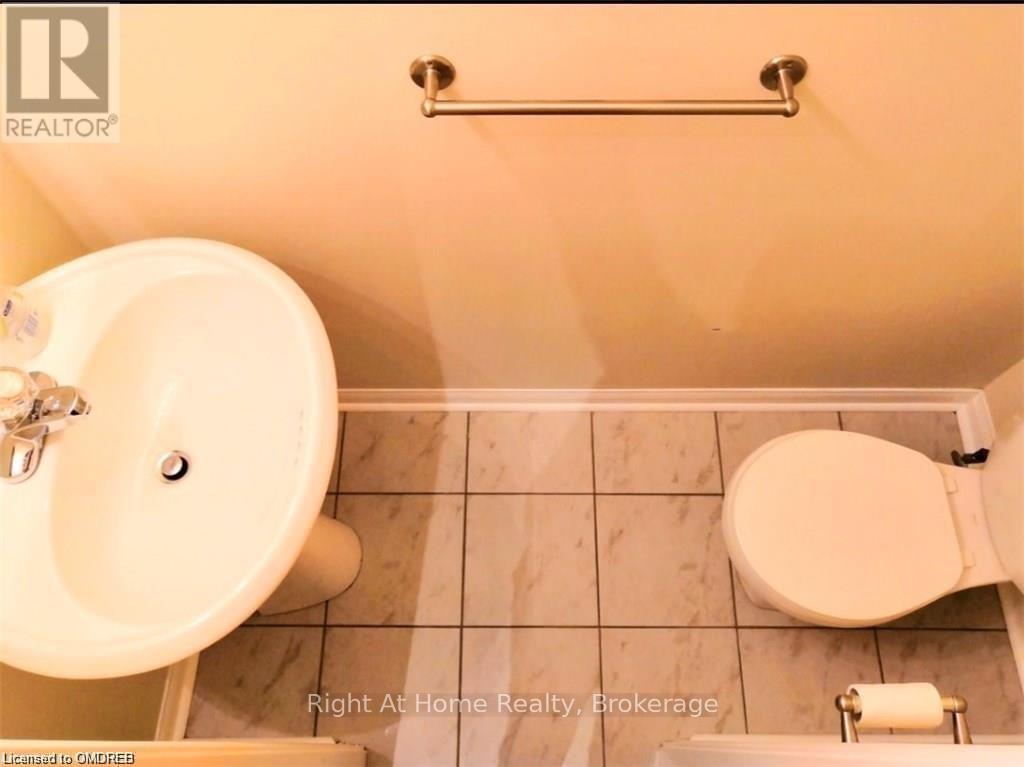 2467 Carberry Way, Oakville, Ontario  L6M 4S5 - Photo 8 - W12199618