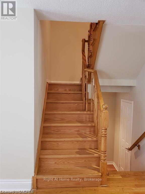 2467 Carberry Way, Oakville, Ontario  L6M 4S5 - Photo 9 - W12199618