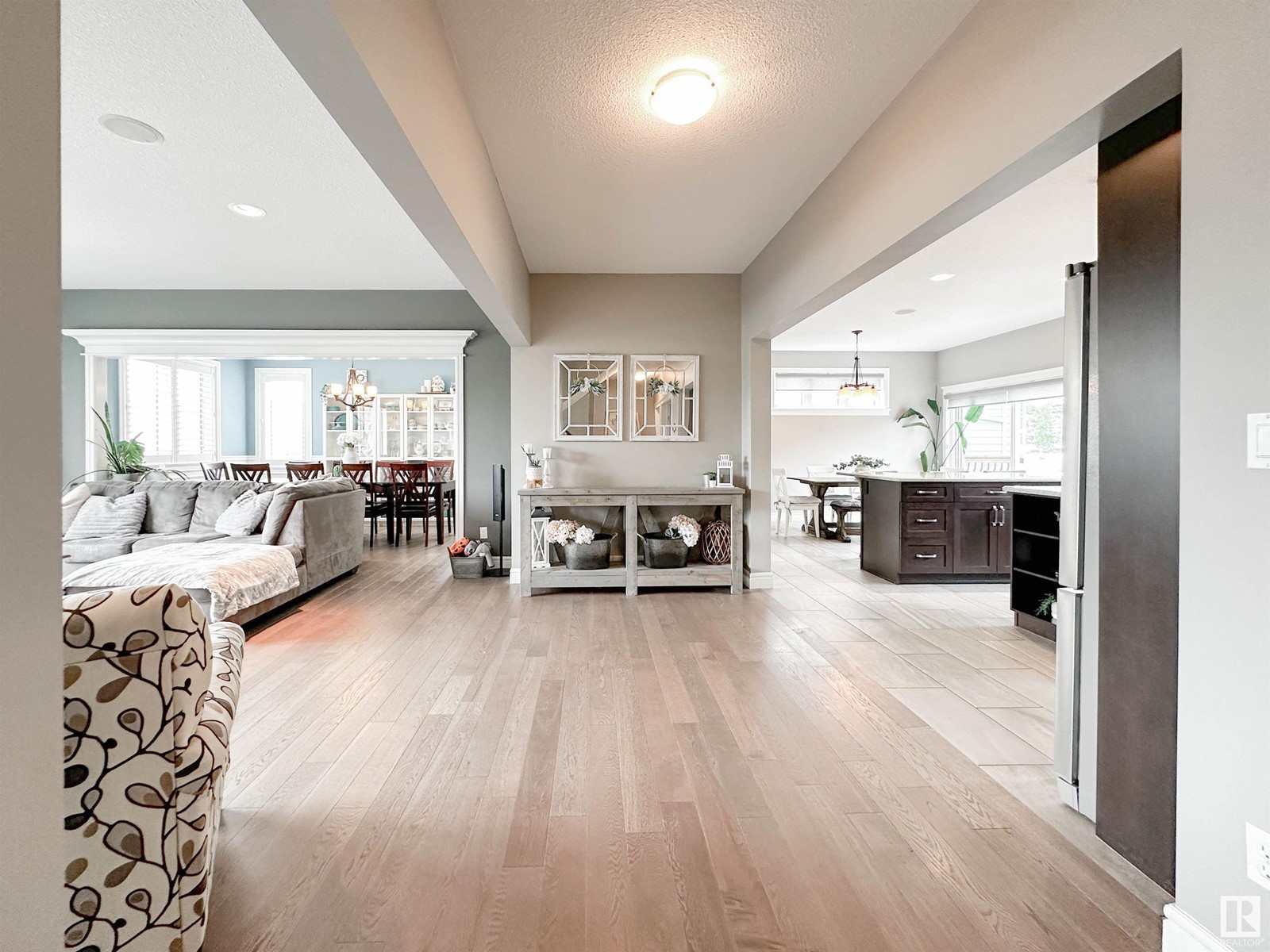 Property at 30 ORCHARD CT image 3