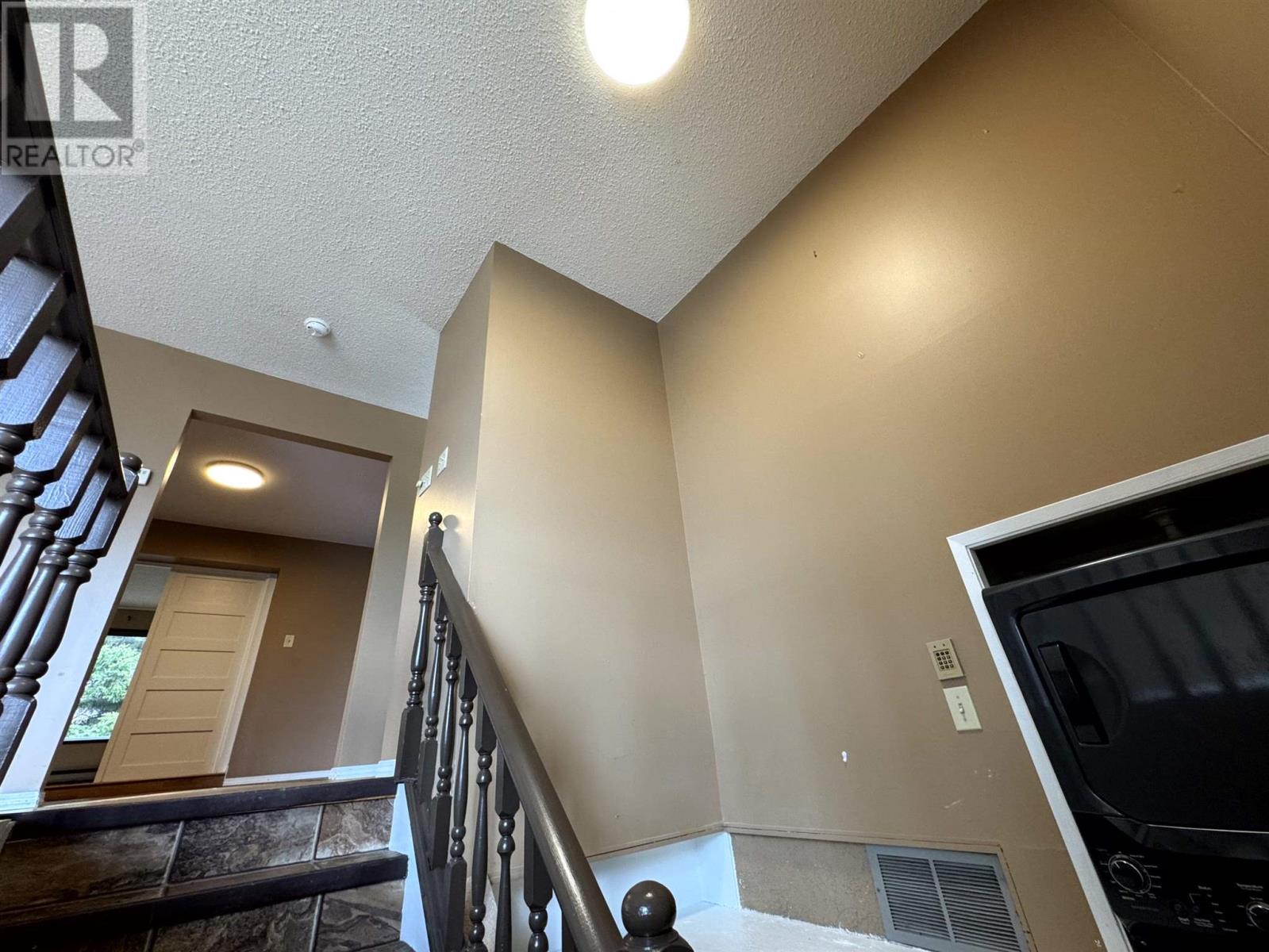 Property at 946 John ST image 5