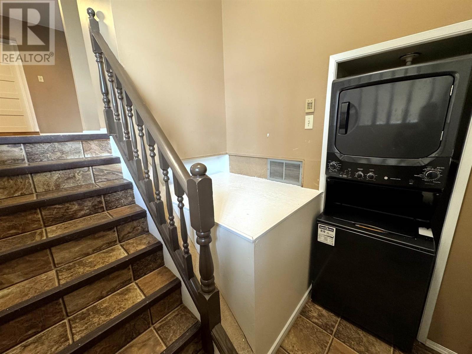 Property at 946 John ST image 4