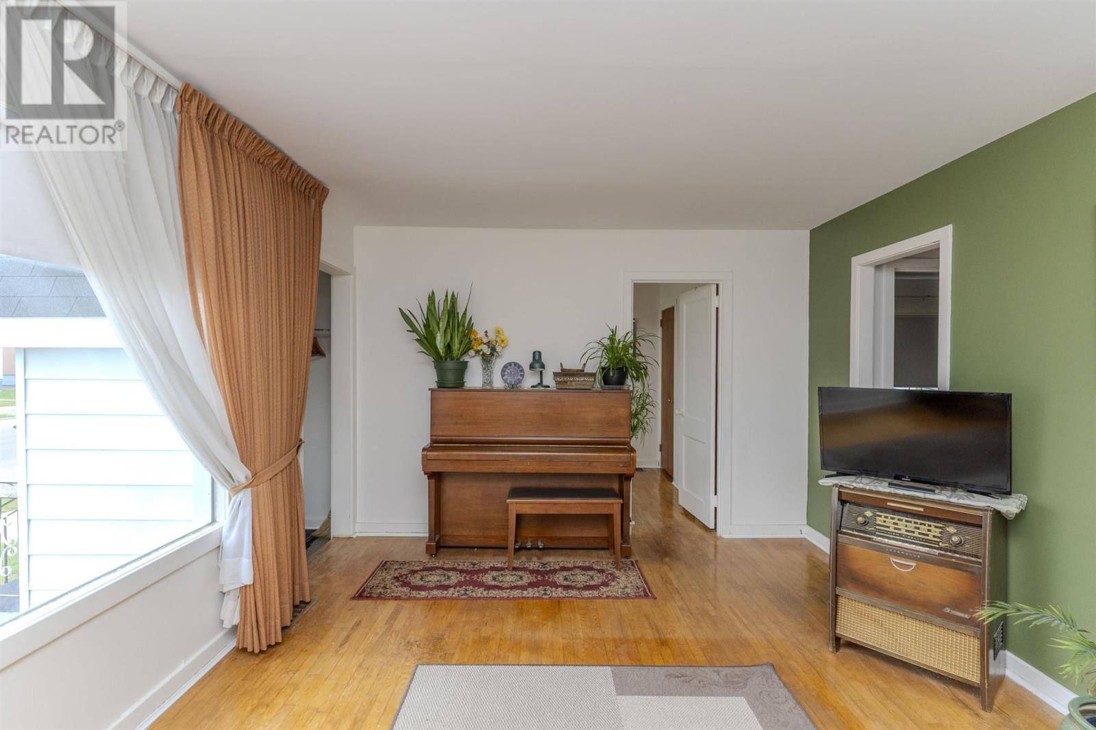 Property at 355 Francis ST E image 3