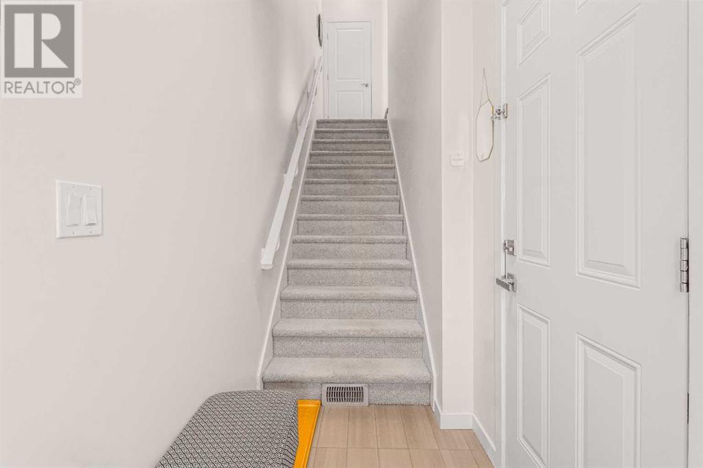 Property at 55 Walden Walk SE image 3
