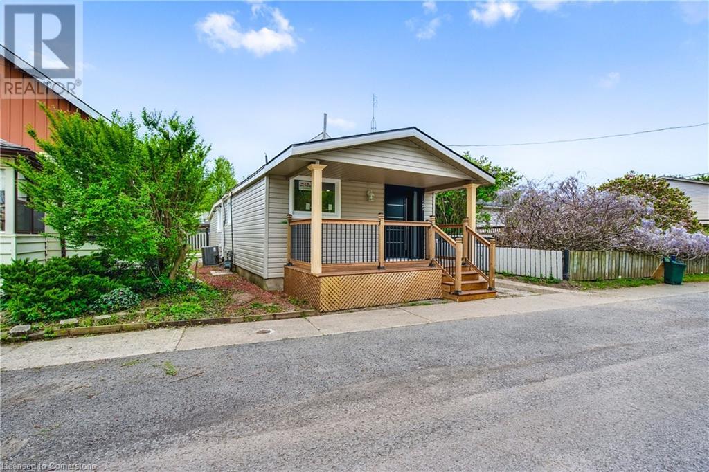 22 Shickluna Street, St. Catharines, Ontario  L2S 1L4 - Photo 1 - 40728788