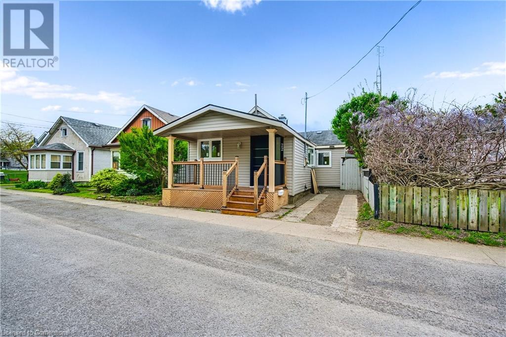 22 Shickluna Street, St. Catharines, Ontario  L2S 1L4 - Photo 3 - 40728788