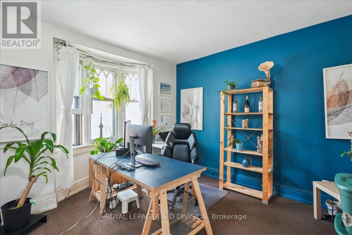 51 Chicora Avenue, Toronto, Ontario  M5R 1T7 - Photo 27 - C12199143