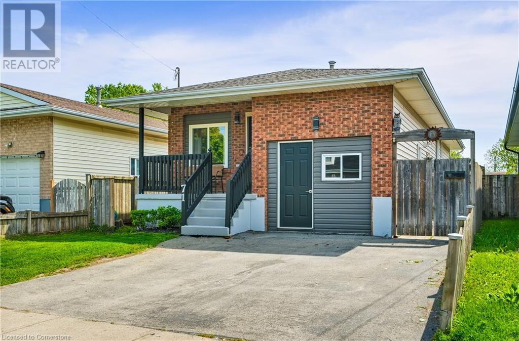 71 Commercial Street, Welland, Ontario  L3B 5Y8 - Photo 2 - 40738010