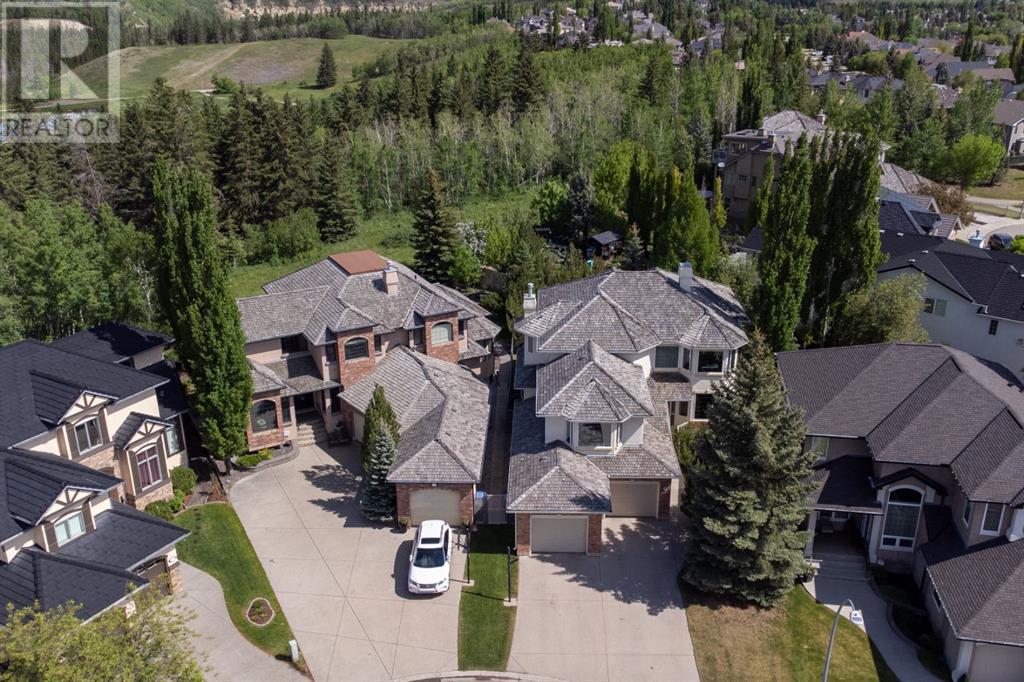 Property at 210 Evergreen Mews SW image 2