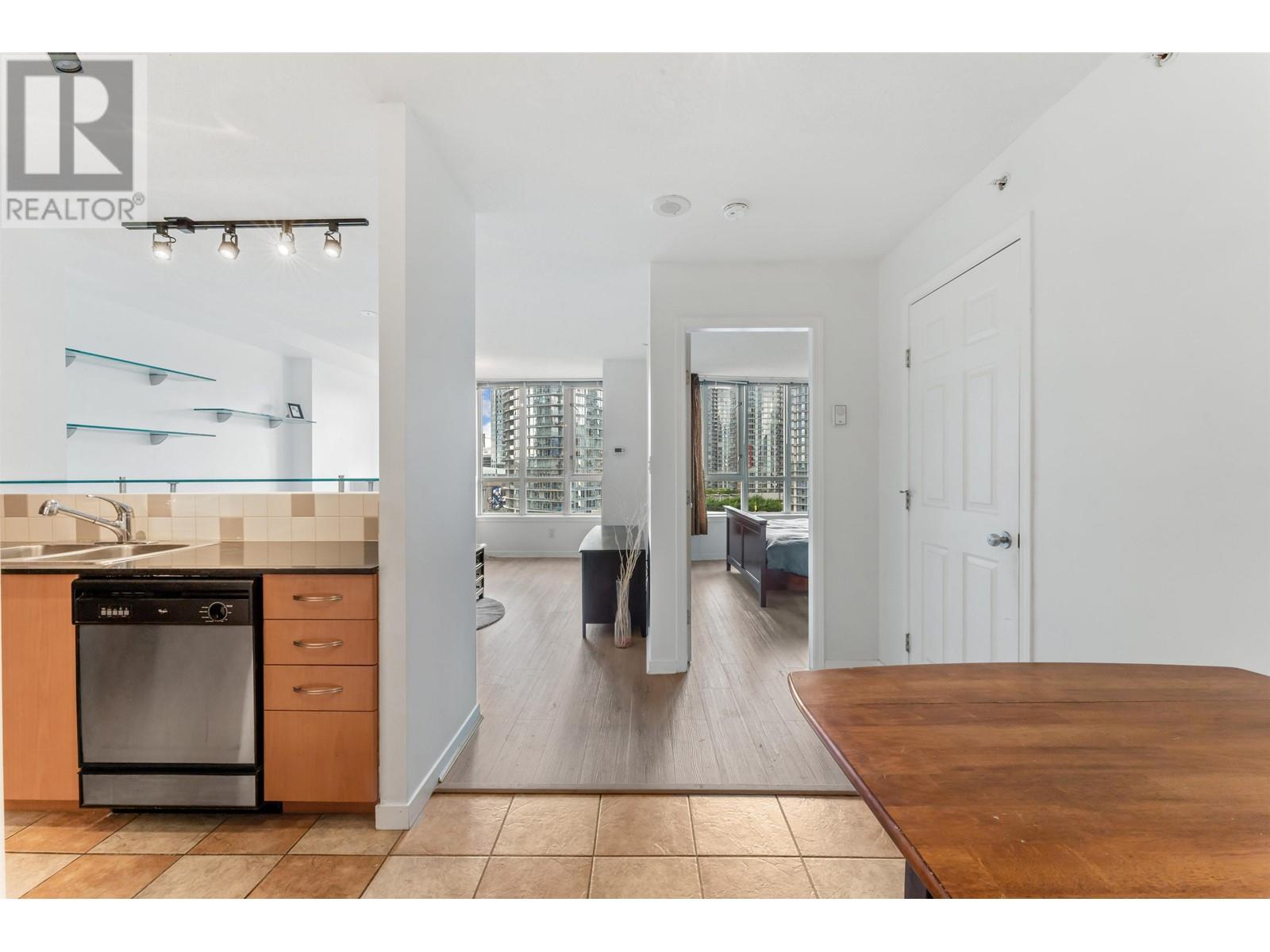 1510 63 Keefer Place, Vancouver, British Columbia  V6B 6N6 - Photo 2 - R3011910