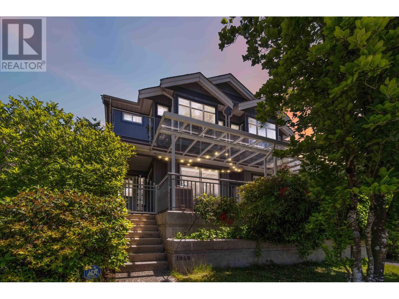 1 1940 CHESTERFIELD AVENUE, North Vancouver, British Columbia