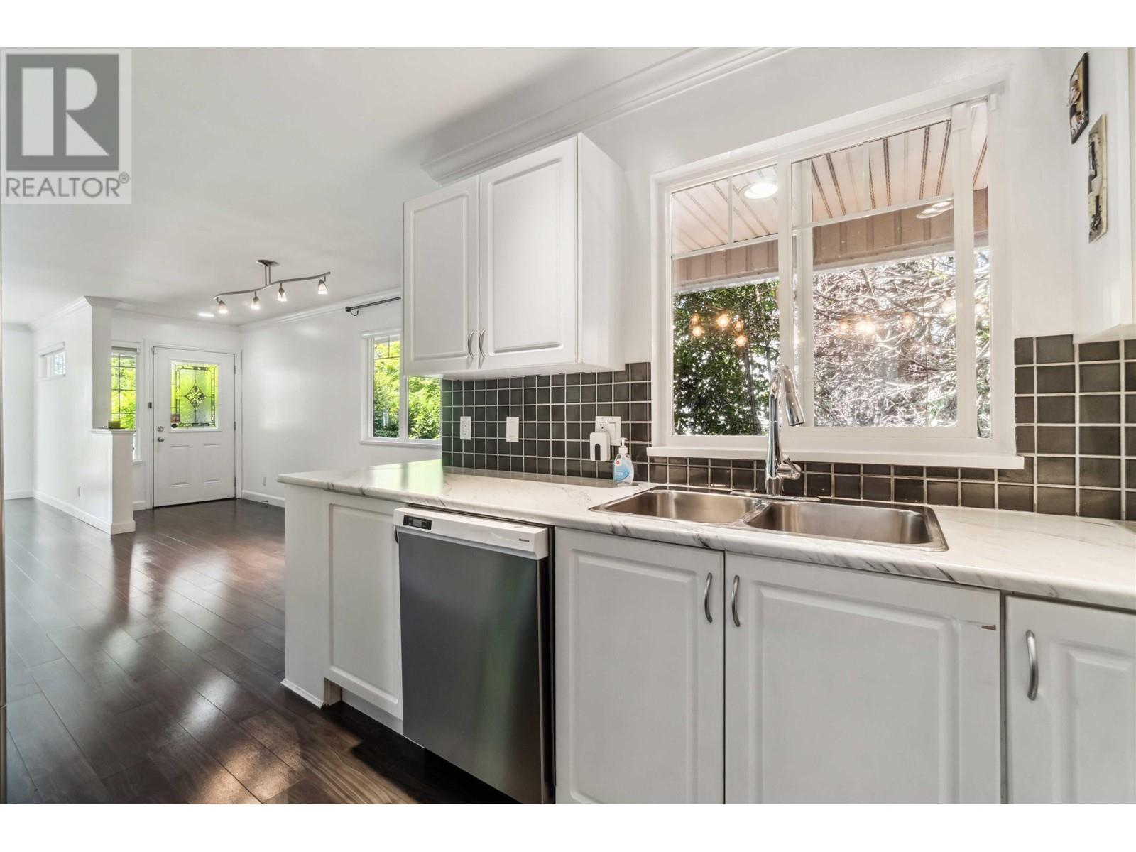 1 1940 Chesterfield Avenue, North Vancouver, British Columbia  V7M 2P5 - Photo 12 - R3011914