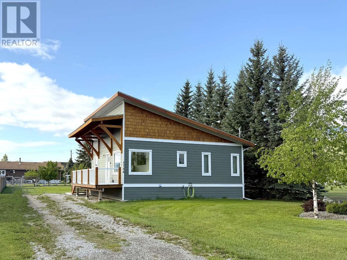 4760 Willow Avenue, Canal Flats, British Columbia  V0B 1B0 - Photo 1 - 10351052