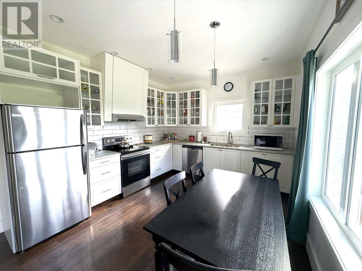 4760 Willow Avenue, Canal Flats, British Columbia  V0B 1B0 - Photo 7 - 10351052