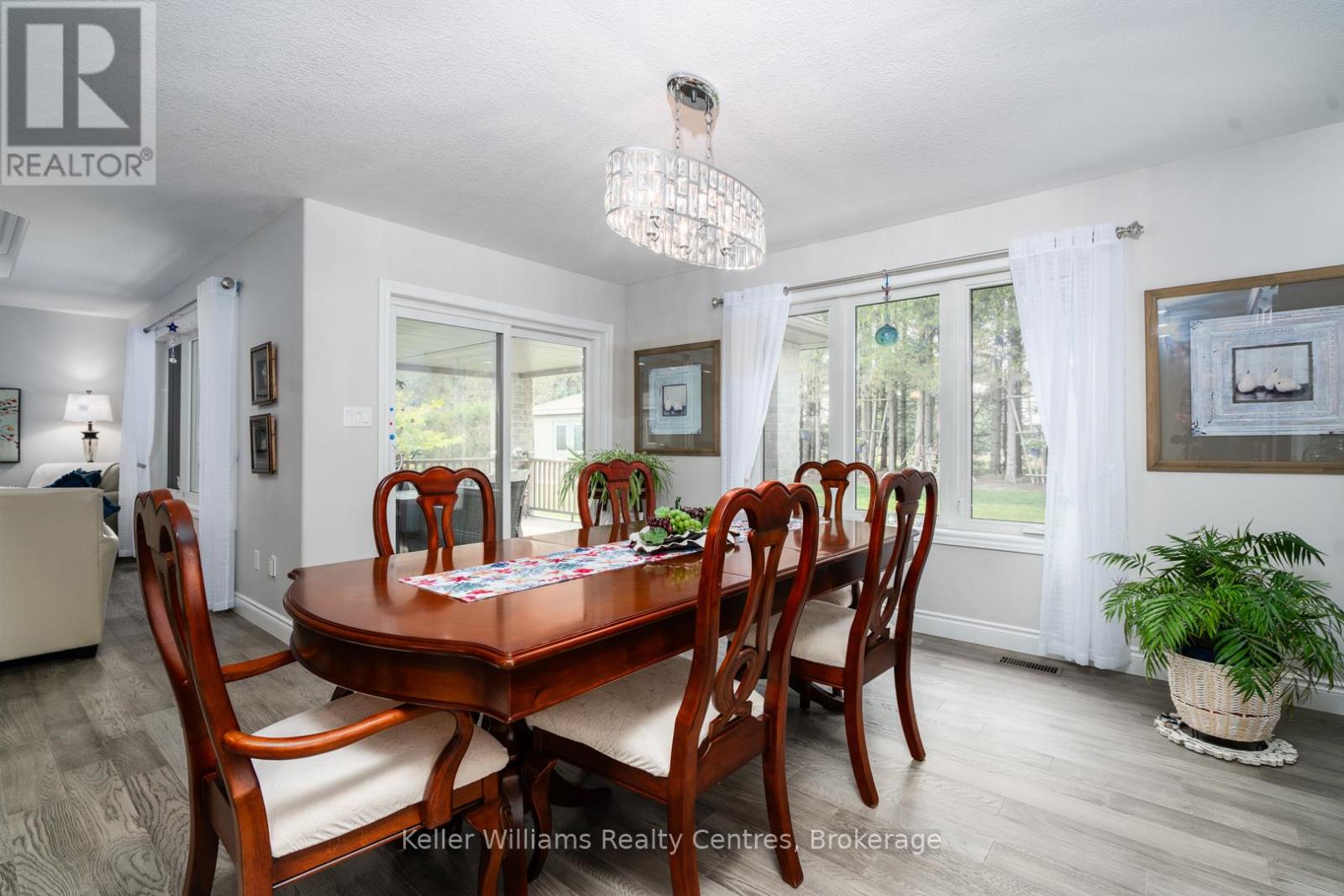 875 17th Street, Hanover, Ontario  N4N 0B7 - Photo 12 - X12199837