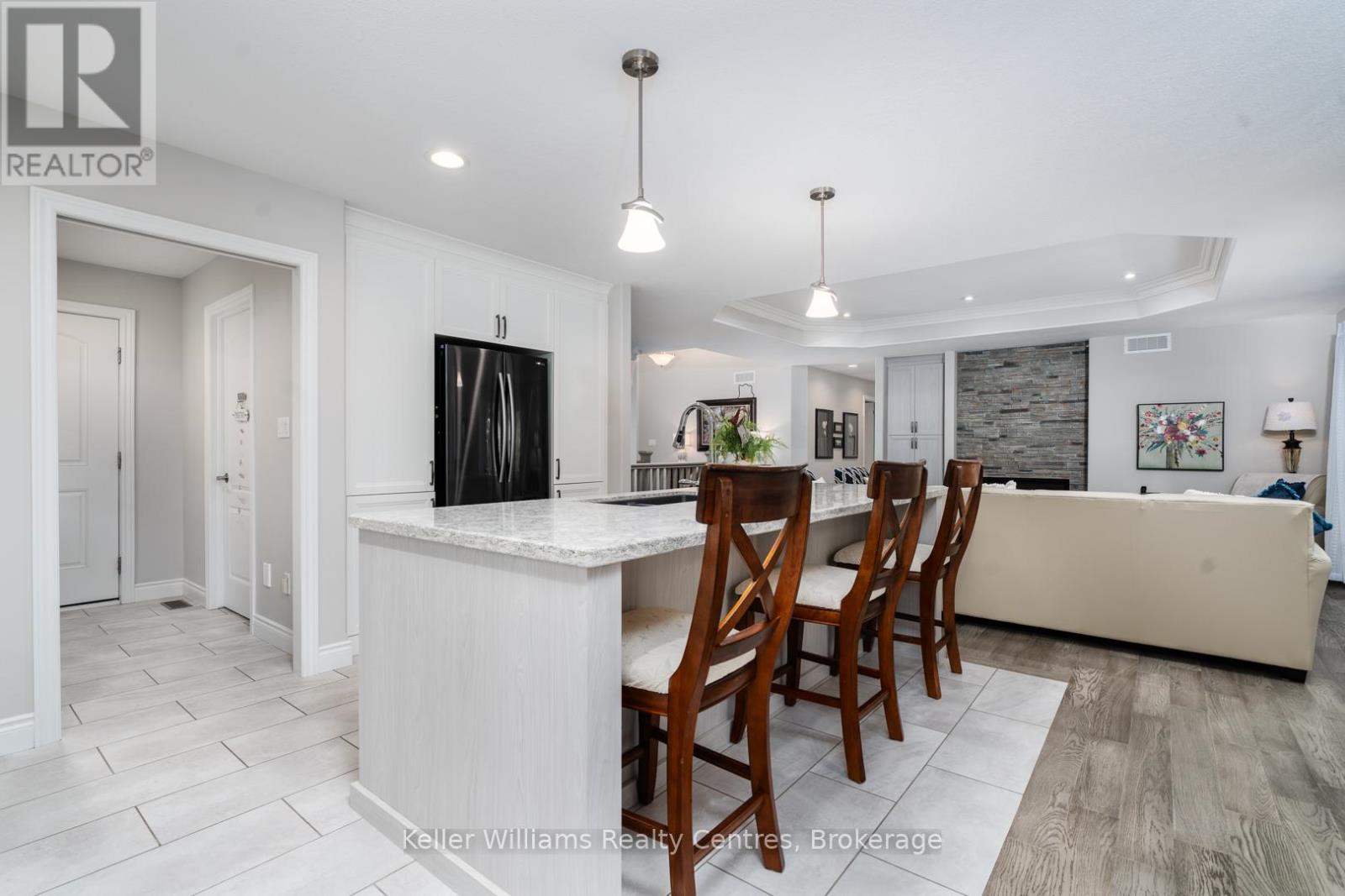 875 17th Street, Hanover, Ontario  N4N 0B7 - Photo 13 - X12199837