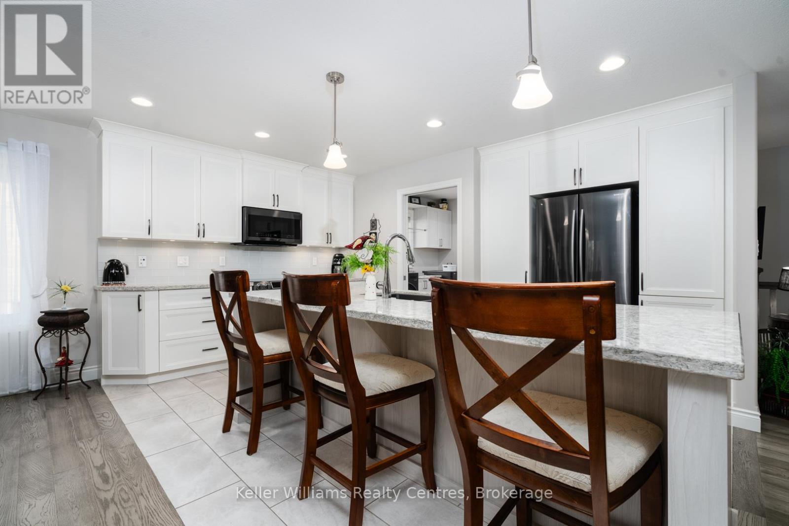 875 17th Street, Hanover, Ontario  N4N 0B7 - Photo 14 - X12199837