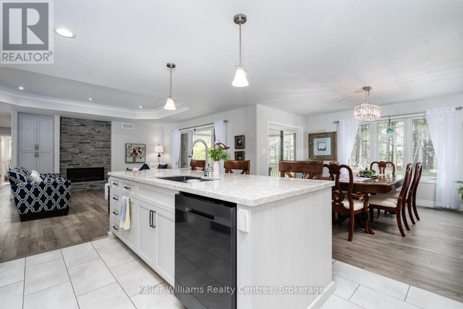 875 17th Street, Hanover, Ontario  N4N 0B7 - Photo 16 - X12199837