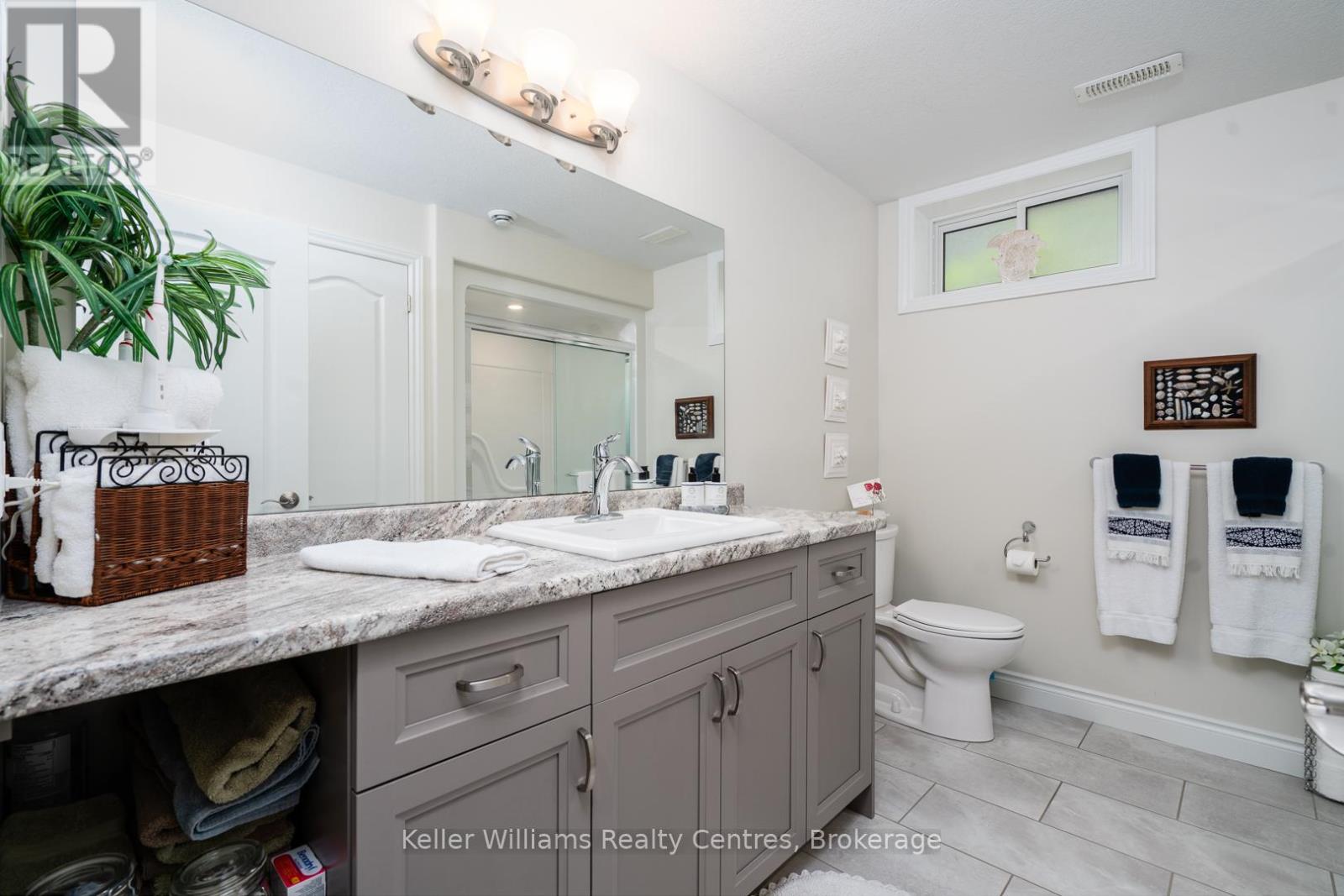 875 17th Street, Hanover, Ontario  N4N 0B7 - Photo 30 - X12199837