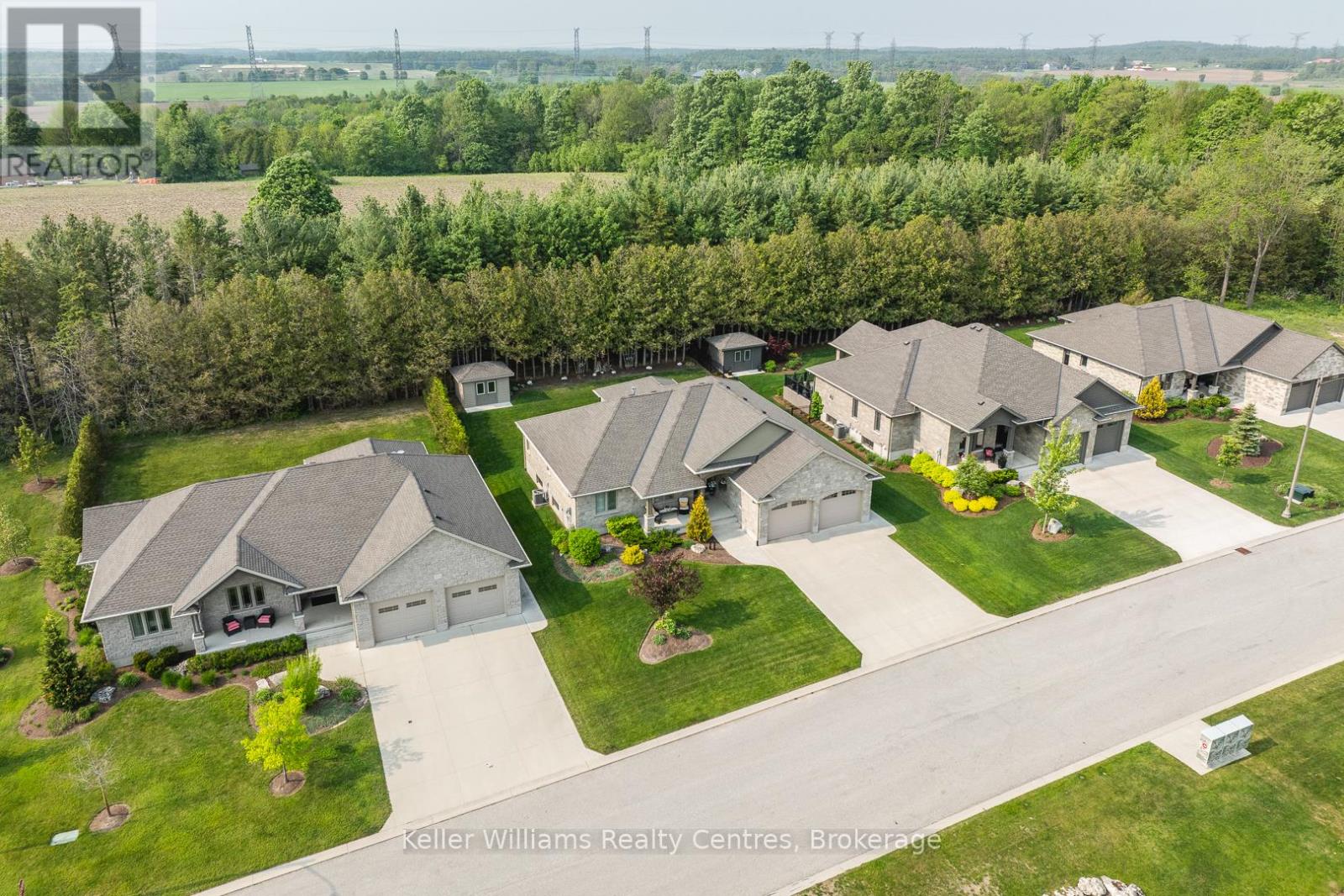 875 17th Street, Hanover, Ontario  N4N 0B7 - Photo 37 - X12199837