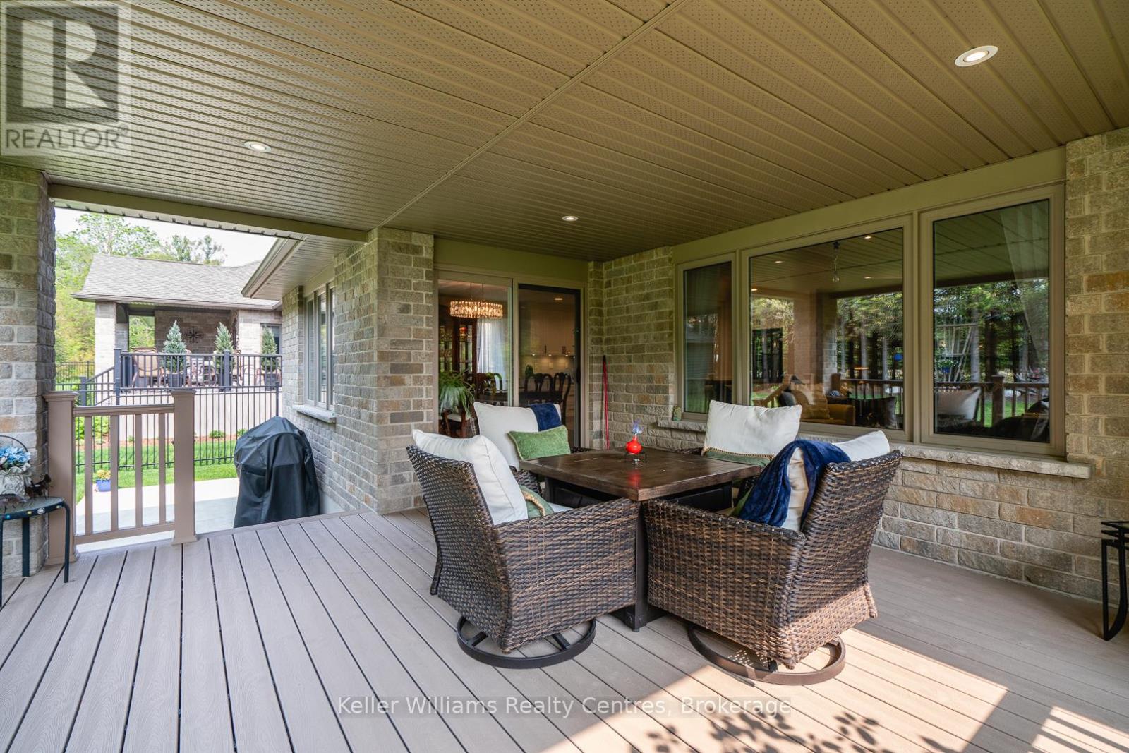 875 17th Street, Hanover, Ontario  N4N 0B7 - Photo 43 - X12199837