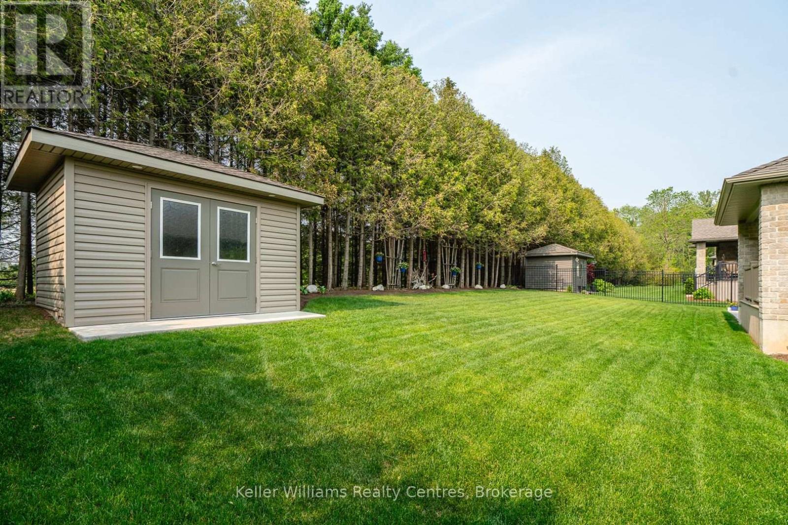875 17th Street, Hanover, Ontario  N4N 0B7 - Photo 45 - X12199837