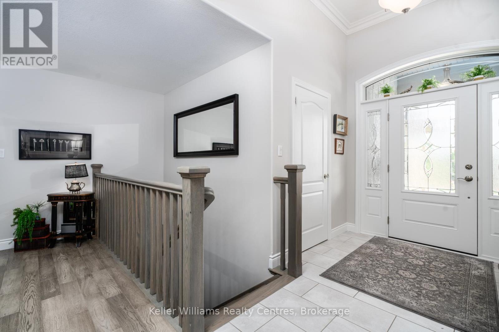 875 17th Street, Hanover, Ontario  N4N 0B7 - Photo 7 - X12199837