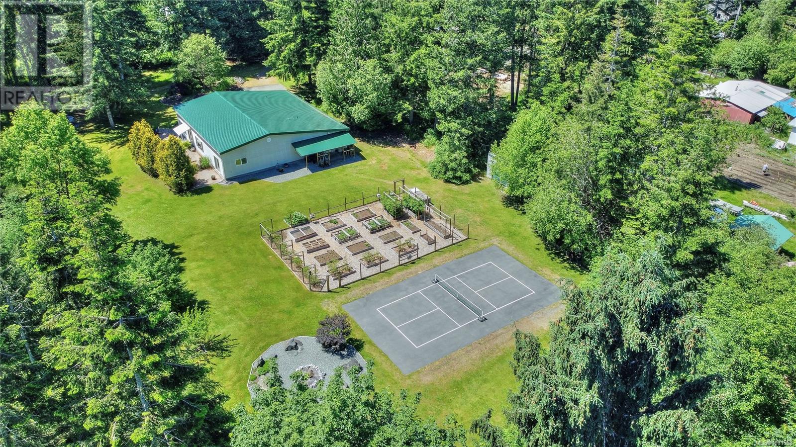 260 Bates Dr, Fanny Bay, British Columbia