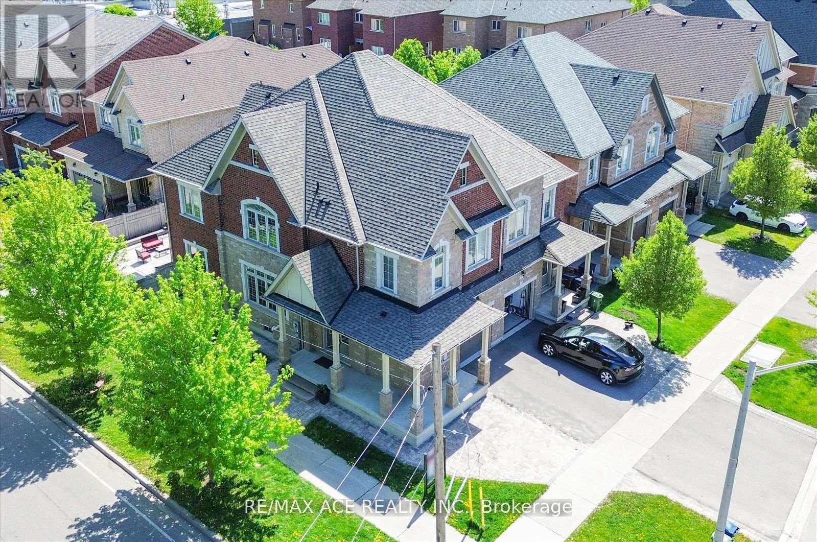 1 Goldthread Terrace, Toronto, Ontario  M3H 0B8 - Photo 1 - C12199659