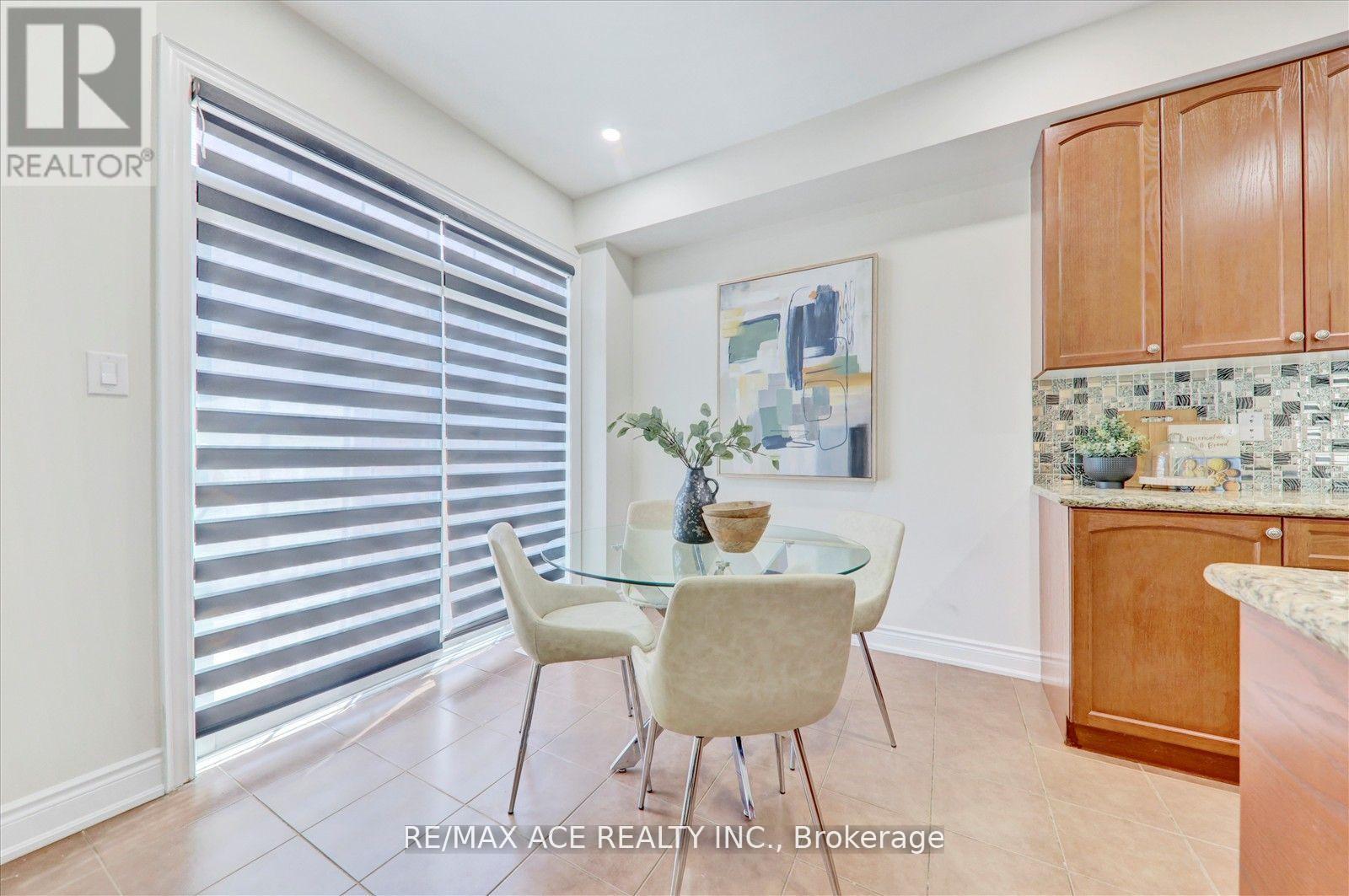 1 Goldthread Terrace, Toronto, Ontario  M3H 0B8 - Photo 16 - C12199659