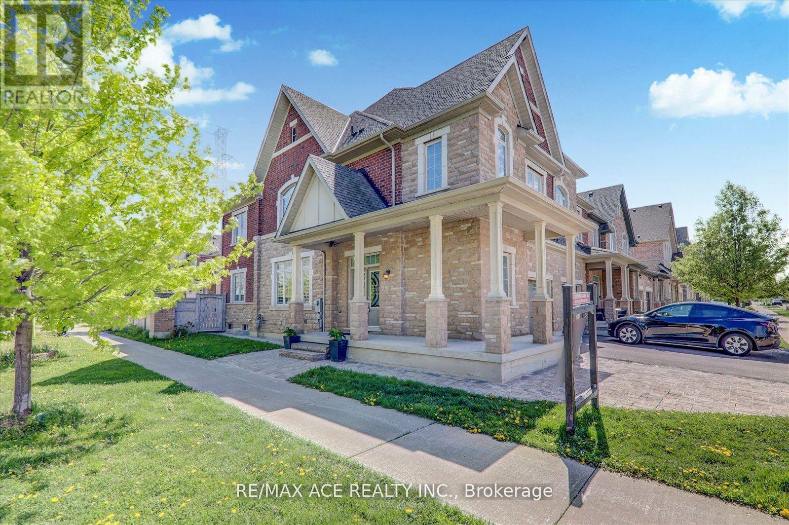 1 Goldthread Terrace, Toronto, Ontario  M3H 0B8 - Photo 4 - C12199659
