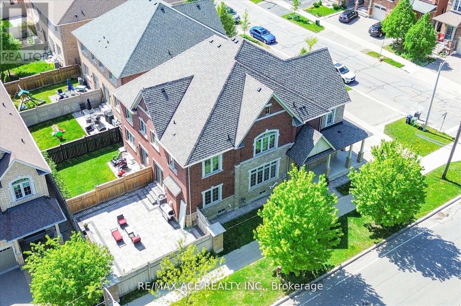 1 Goldthread Terrace, Toronto, Ontario  M3H 0B8 - Photo 40 - C12199659