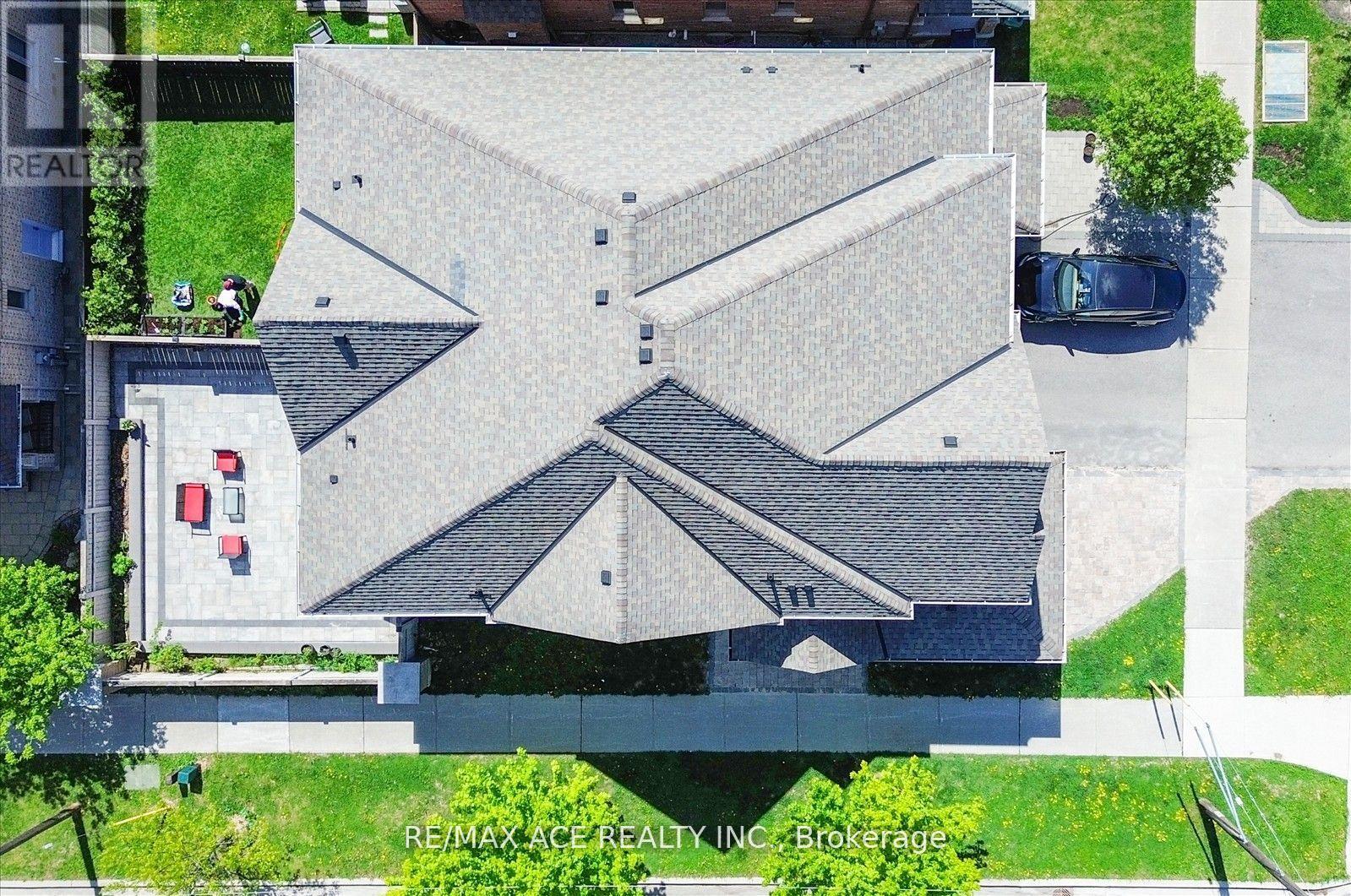 1 Goldthread Terrace, Toronto, Ontario  M3H 0B8 - Photo 42 - C12199659