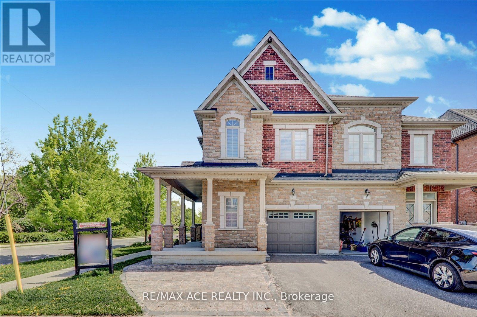 1 Goldthread Terrace, Toronto, Ontario  M3H 0B8 - Photo 5 - C12199659