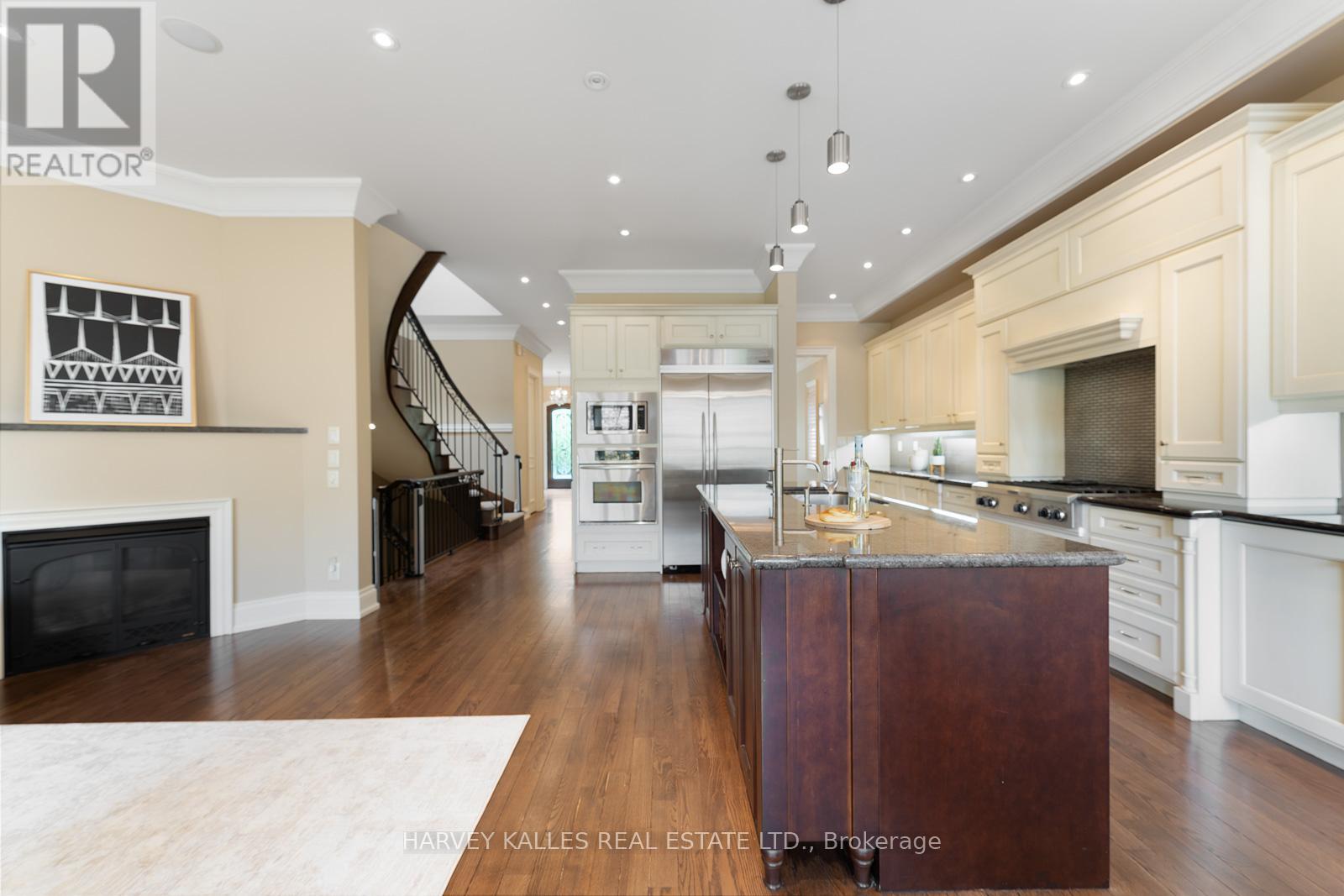 538 Woburn Avenue, Toronto, Ontario  M5M 1L9 - Photo 16 - C12199670