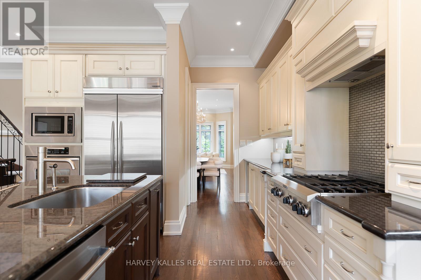 538 Woburn Avenue, Toronto, Ontario  M5M 1L9 - Photo 19 - C12199670