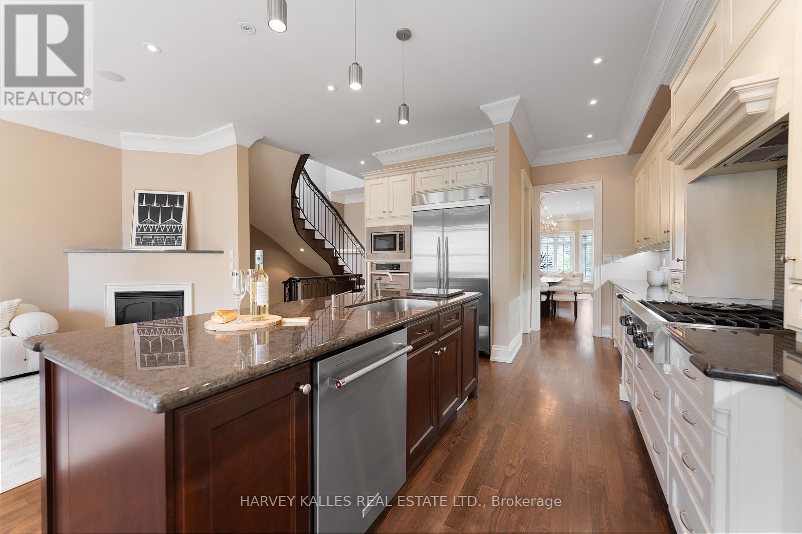 538 Woburn Avenue, Toronto, Ontario  M5M 1L9 - Photo 20 - C12199670