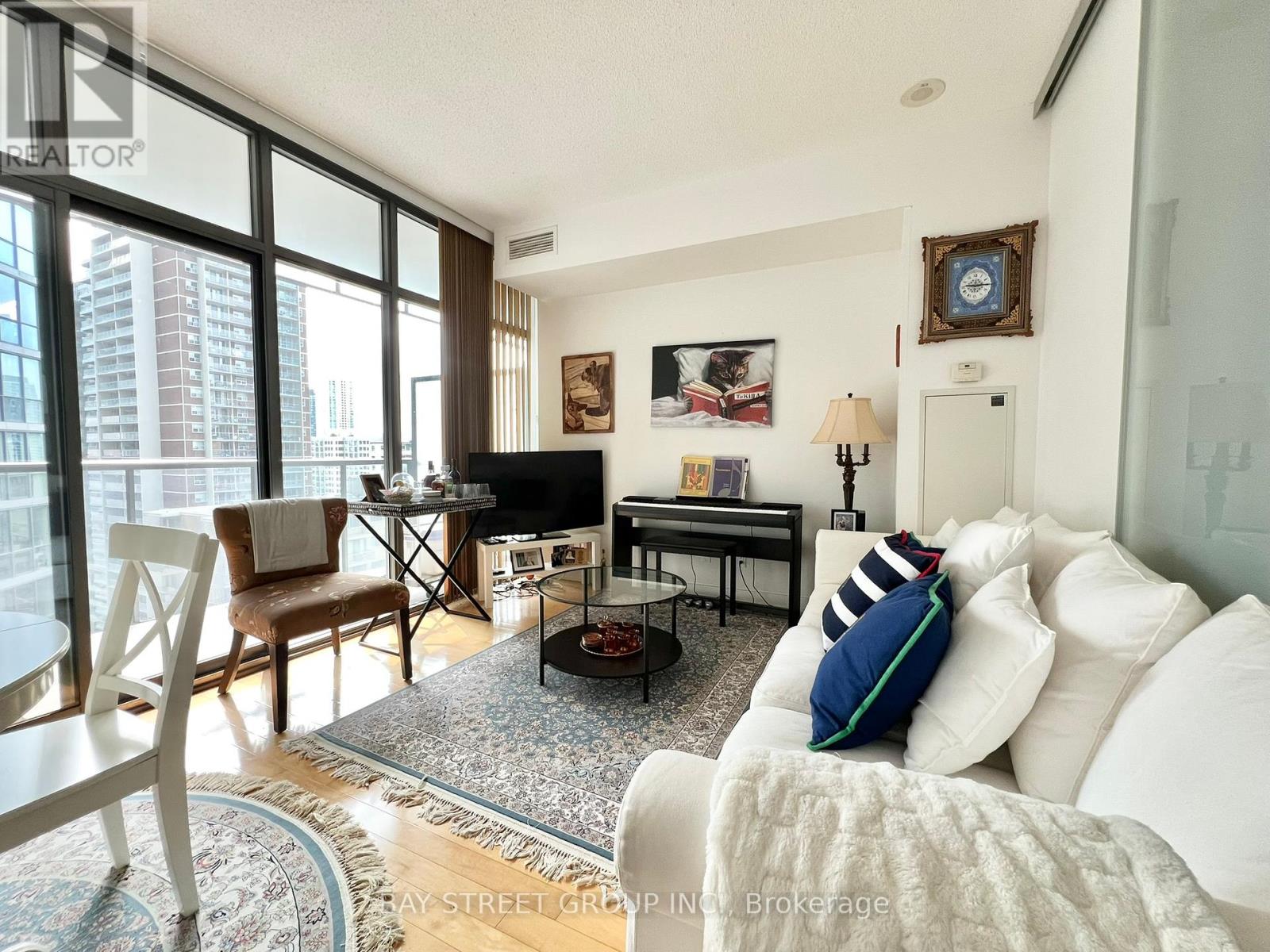 1102 - 33 Charles Street E, Toronto, Ontario  M4Y 0A2 - Photo 6 - C12199736