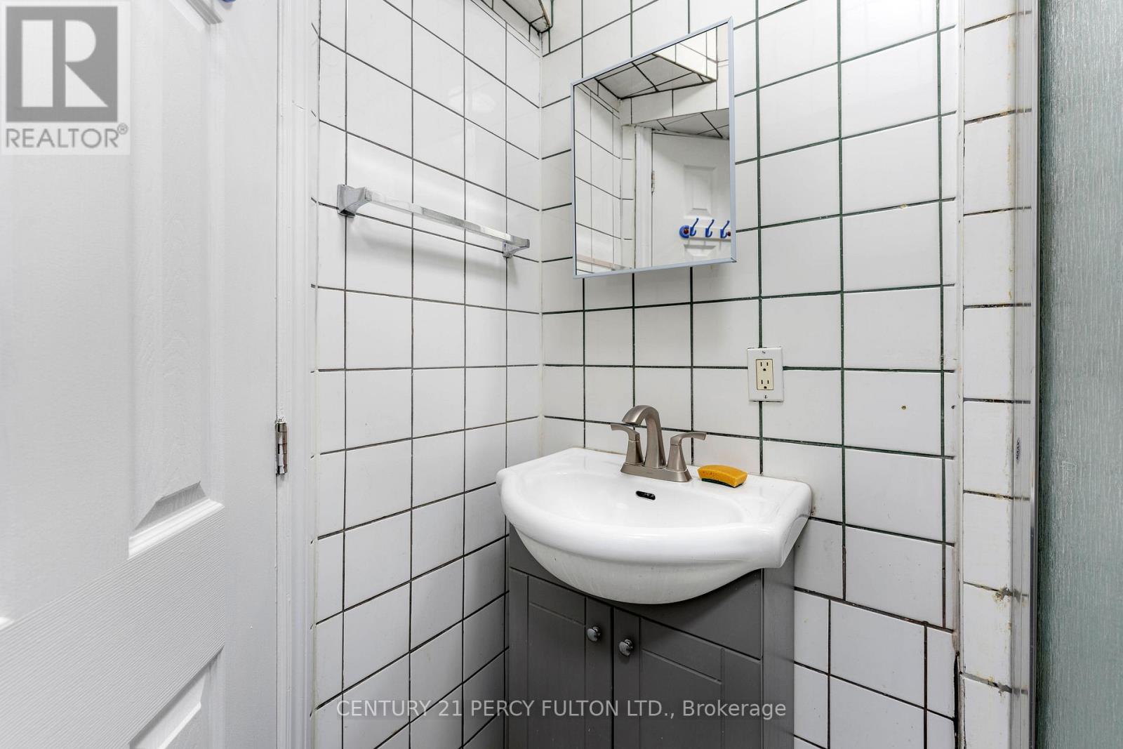 47 Grange Avenue, Toronto, Ontario  M5T 1C6 - Photo 20 - C12199825