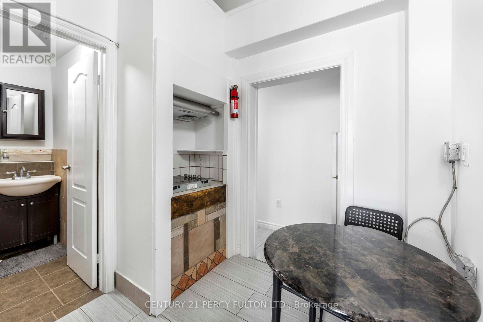 47 Grange Avenue, Toronto, Ontario  M5T 1C6 - Photo 31 - C12199825