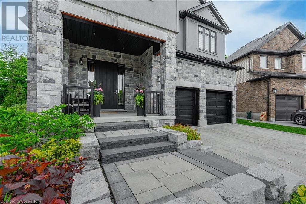925 Deer Creek Court, Kitchener, Ontario  N2A 0J5 - Photo 3 - 40736470