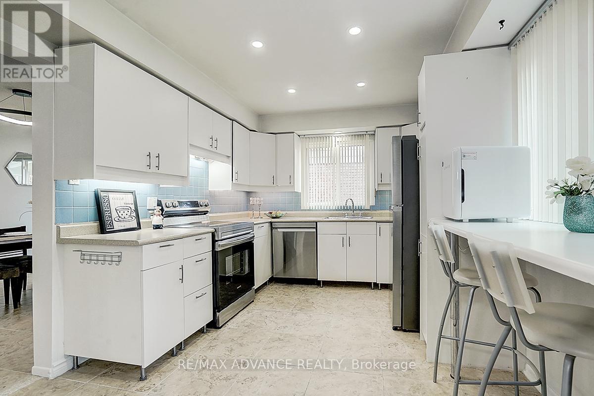 86 Placentia Boulevard, Toronto, Ontario  M1S 4C5 - Photo 17 - E12199622