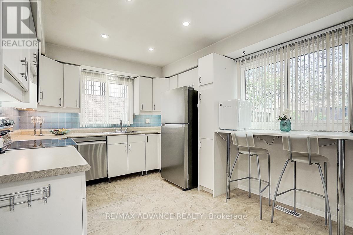 86 Placentia Boulevard, Toronto, Ontario  M1S 4C5 - Photo 18 - E12199622