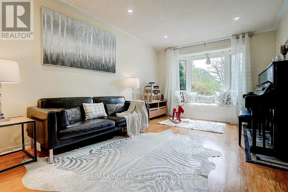 86 Placentia Boulevard, Toronto, Ontario  M1S 4C5 - Photo 2 - E12199622